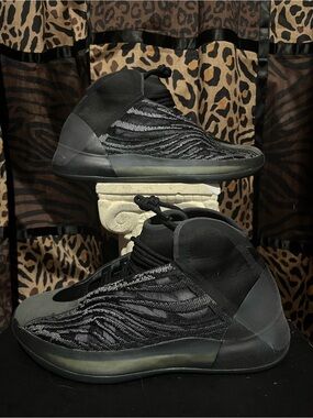 Adidas x Yeezy QNTM Onyx Sz 10.5m No Box